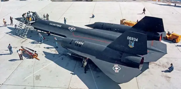 YF-12    . 