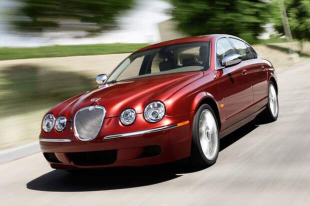 Jaguar S-Type отличается типично низкой надежностью британских машин.