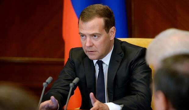 Медведев утвердил правила изменения порядка оплаты услуг ЖКХ