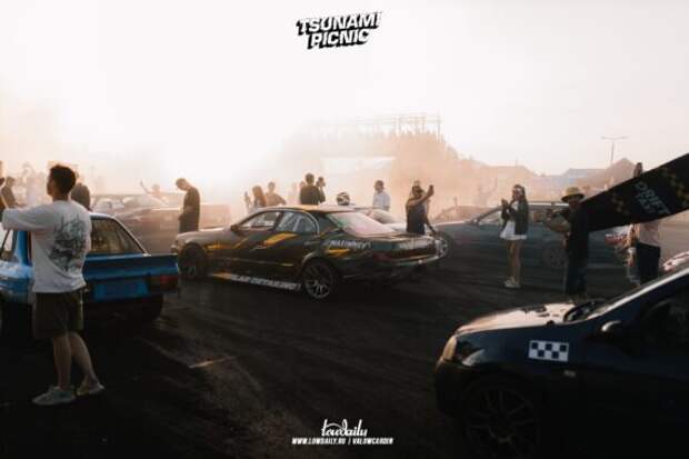tsunami picnic x lowdaily 41