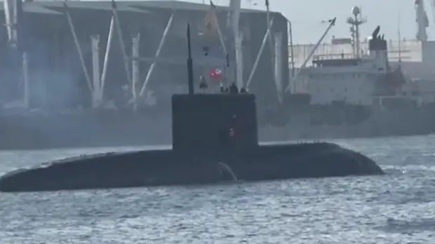 Экипажи подлодок ЧФ отработали на тренажёрах выход через торпедный аппарат