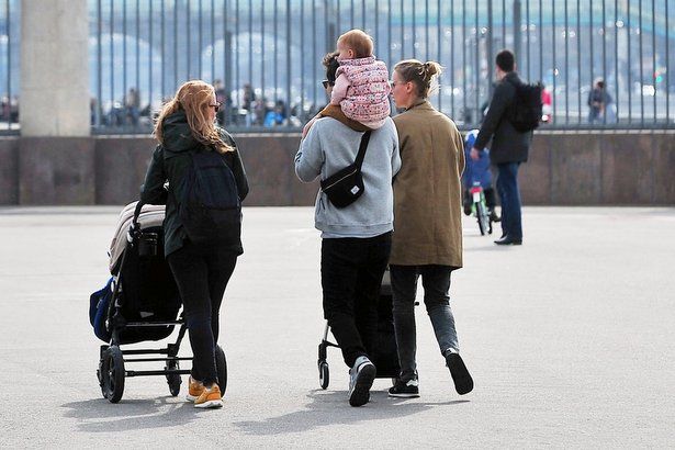 Многодетные родители смогут пройти бесплатные семейные тренинги в 2021 году Многодетные родители смогут пройти бесплатные семейные тренинги в 2021 году