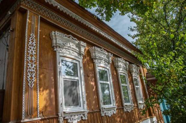 Почему город Злынка под Брянском называют «кружевным» и какими узорами украшены его дома