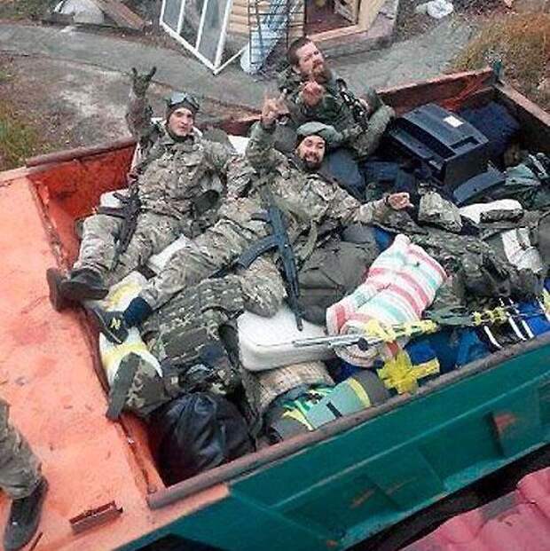 CmZTGQ5WAAAEhuE.jpg