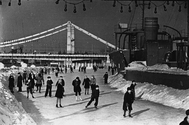 Москва в 1930-е годы на снимках