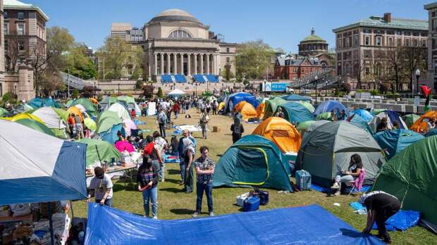 Колумбийский университет в Нью-Йорке пригрозил отчислением захватившим корпус студентам