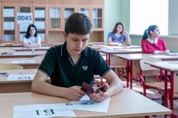 В Москве самыми популярными ЕГЭ стали русский, математика, и обществознание. Фото: сайт мэра Москвы