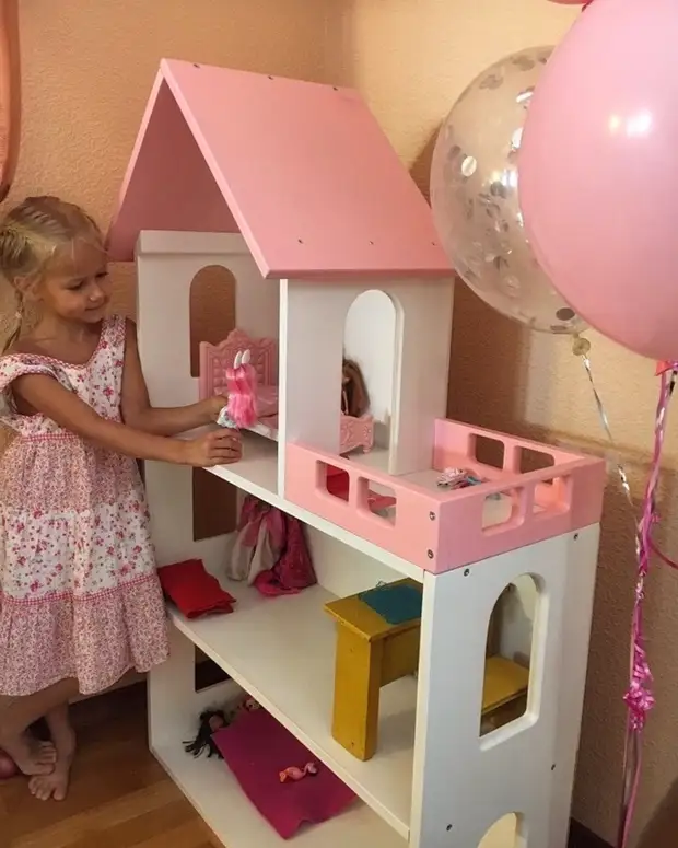 #ВыбирайТверское: житель Твери открыл мастерскую, где делает мебель и кукольные домики