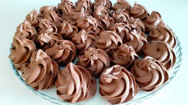 Шоколадный крем с бананами без сахара, яиц и молока. Очень вкусно!