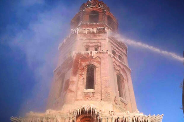 Полиция начала проверку после того, как на съемках "Жуков" облили водой храм