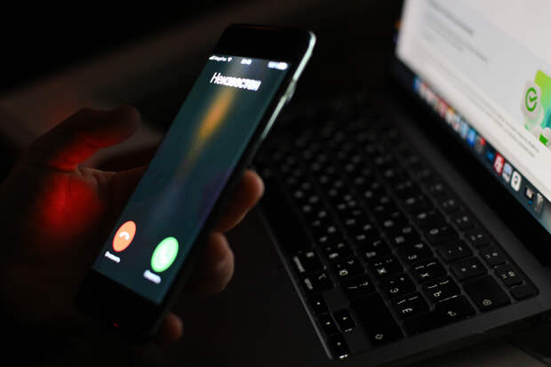 Мошенники начали обманывать россиян под видом доставки из магазинов