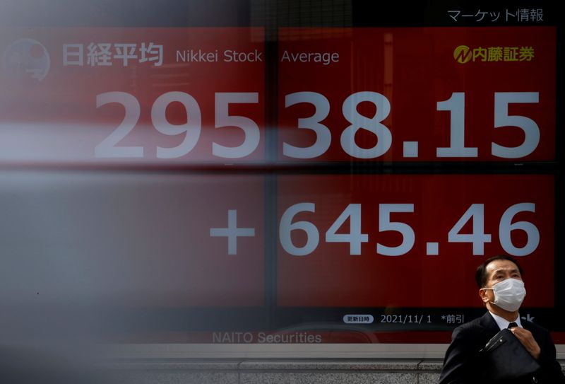 Nikkei восстановил потери и закрылся ростом благодаря туристическому сектору