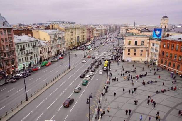 В России туристический поток в Петербурге назвали нулевым