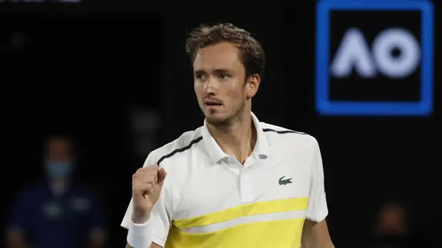 Медведев вышел в третий круг теннисного «Мастерса» в Майами