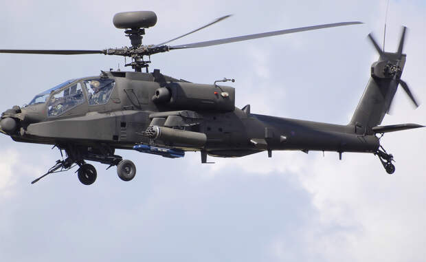 Апач США AH-64D Longbow Apache («Апач» по российской классификации) служит основным ударным вертолетом Армии США и является самым распространенным ударным вертолетом в мире. Его активно использовали во время войны в Персидском заливе. Вооружен «Апач» 30-мм пушкой M230, несет 16 ракет AGM-114L Hellfire 2, 4 Mistral 2 класса «воздух-воздух» и может быть оснащен противокорабельными ракетами.