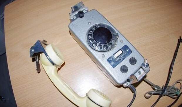 16. Дисковый телефон "ТАС-М 7500", 1987 года 16. Дисковый телефон "ТАС-М 7500", 1987 года