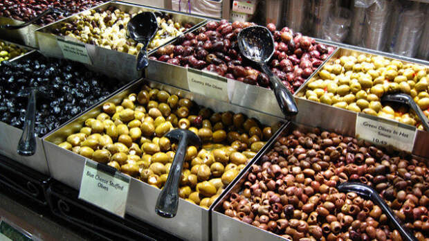 No matter what colour the olive is, they all come in the same flavour: Rancid salty ass.