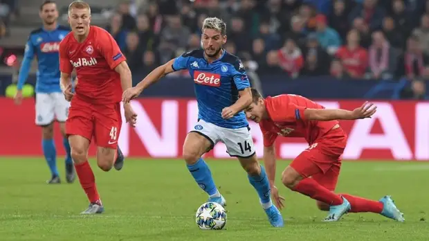 Дубль Мертенса помог «Наполи» обыграть «Зальцбург» в матче Лиги чемпионов