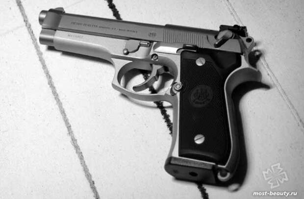 Самые мощные пистолеты: Beretta 92