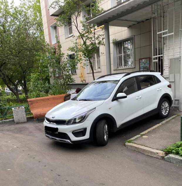 Фото дня: на Шереметьевской обнаружили автохама