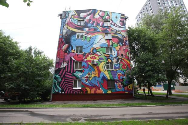 Квартал превратился в своеобразную столицу граффити/ Роман Балаев