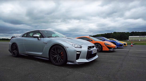 Nissan GT-R, McLaren 570S, Porsche 911 и Audi R8 сравнили в дрэге