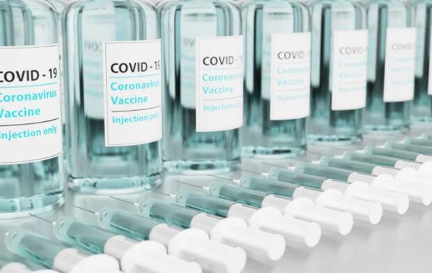 Российские прививки от коронавируса: выбираем, чем уколоться