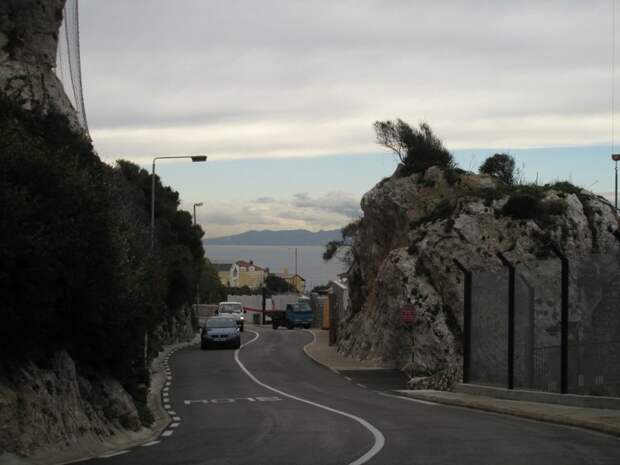 Гибралтар. Кусочек настоящей Великобритании на стыке двух континентов путешествия, факты, фото
