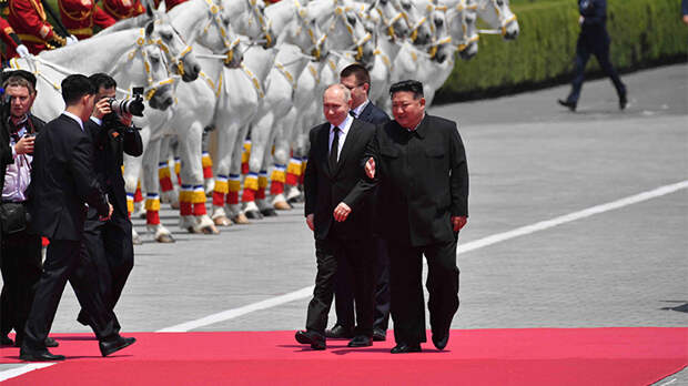 "Аккуратнее надо": Вот зачем Путин приехал в Киргизию — Лукашенко намекнул так, что поняли все