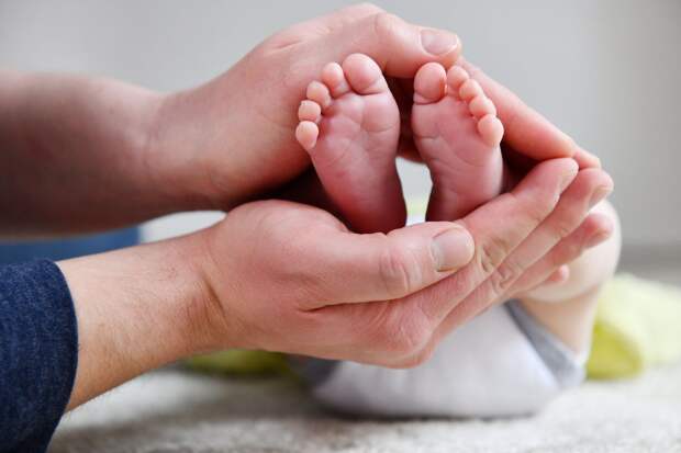 Мэр города Колтуши в Ленобласти забрал из роддома своего 33-го ребенка