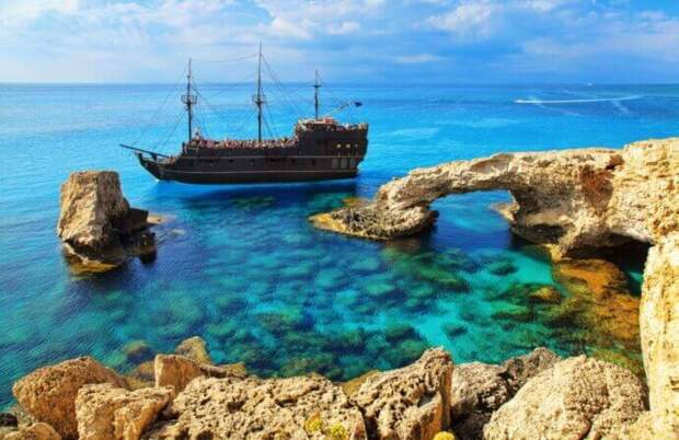 отдых на средиземном море места корабль в море