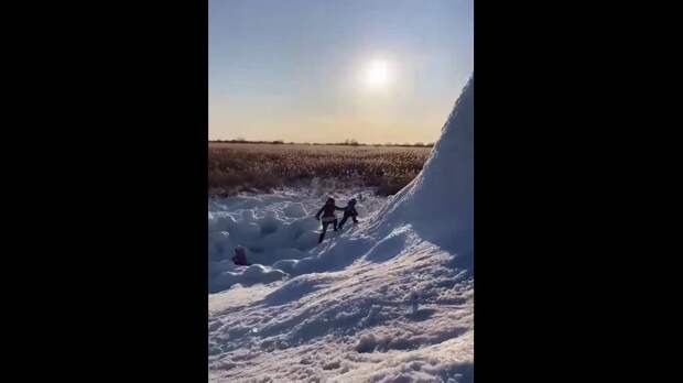 Video: Двач @dvachannel @ru2ch @rand2ch_WR 1_Q (17)_Q.mp4