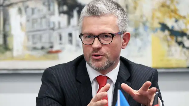 Немецкие пользователи Twitter призвали посла Украины Мельника покинуть Германию