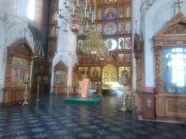 Внутри Успенского Кафедрального собора