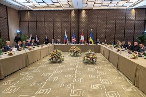 Протоколист объяснила, почему стол США на переговорах в Женеве был в центре