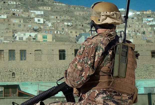 С началом иранской войны в эфир вышла новая загадочная радиостанция, похожая на «радио Судного дня». Почему ее пытаются заглушить?