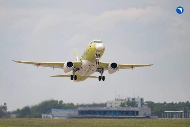 Начался сертификационный полет нового российского самолета Superjet-100