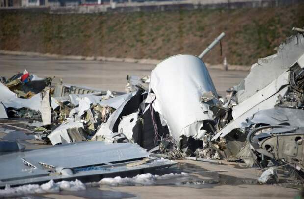 Обломки разбившегося в Сочи Ту-154