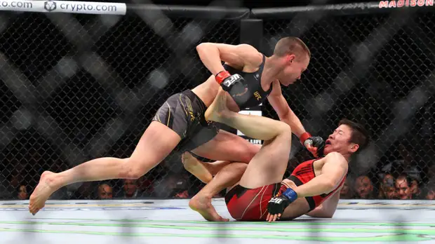 Намаюнас защитила пояс чемпиона UFC в минимальном весе