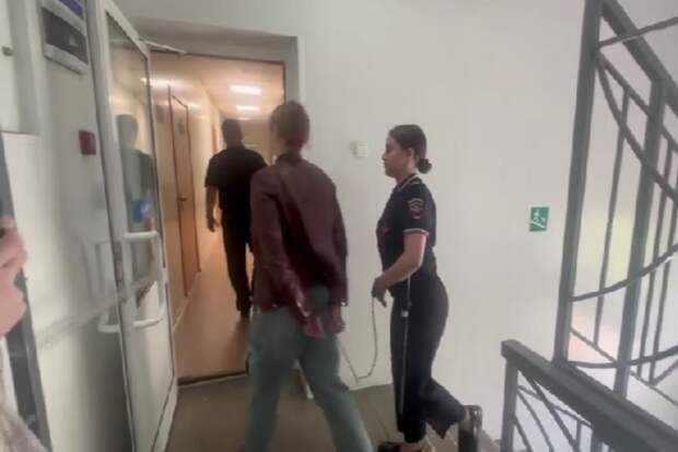Жительницу Новосибирска арестовали за отправку экстремистам 3,5 тысяч рублей