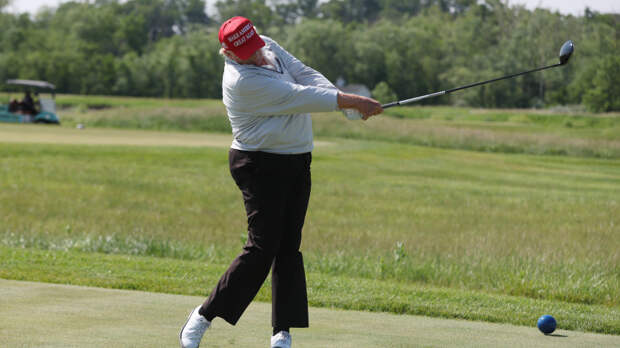 Дональд Трамп расторг соглашение об аренде полей для гольфа NLT