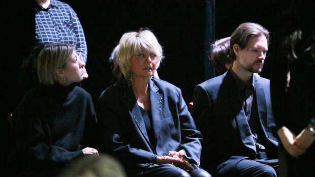 «Она ушла, как хотела»: Юлия Меньшова о разговорах с мамой о смерти