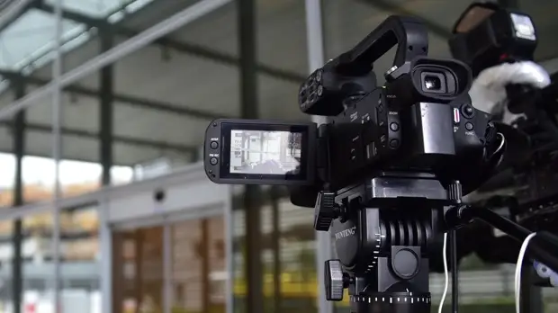 В Киеве радикалы напали на журналиста канала NewsOne