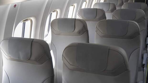 СМИ сообщили об отмене 40% рейсов в Париже из-за забастовки авиадиспетчеров