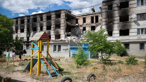 13-летняя жительница Луганска рассказала Оливеру Стоуну об ужасах войны в Донбассе