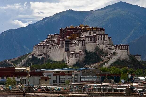 dvorec-potala-02