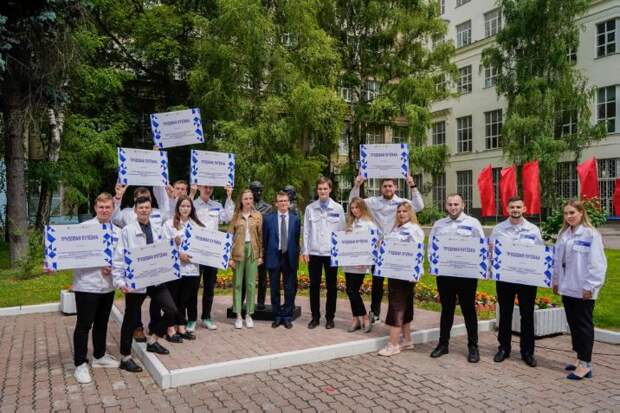 В университете транспорта на Образцова сформировали 16 студотрядов
