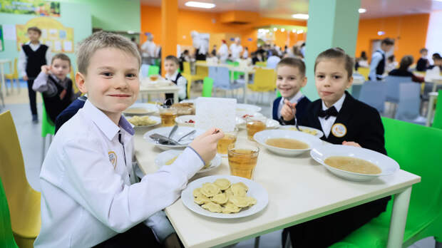 Обновленное меню начнет действовать в школьных столовых Подмосковья с 1 сентября