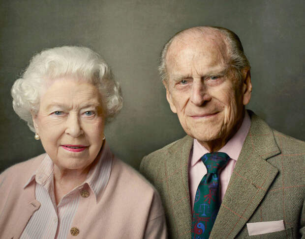 Английская королева Елизавета II и герцог Эдинбургский отметили 69-ю годовщину свадьбы Елизавета II, английская королева, тру лав
