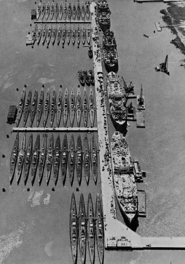 Американские подводные лодки Тихоокеанского флота, выведенные в резерв военное, интересно, интересное, красиво, с высоты полета, самолеты, техника, фото сверху